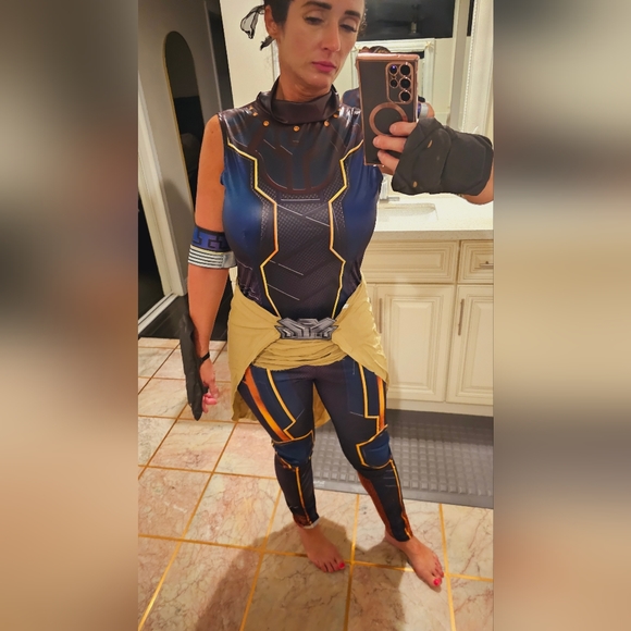 Womens Medium Black Panther Shuri Halloween costume - Picture 6 of 13